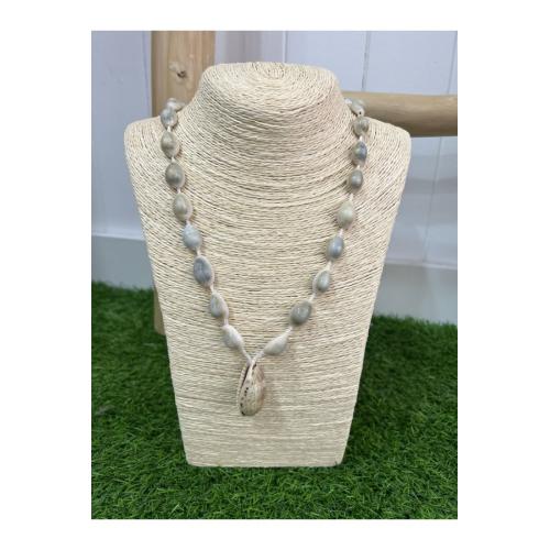 Collar conchas largo 1